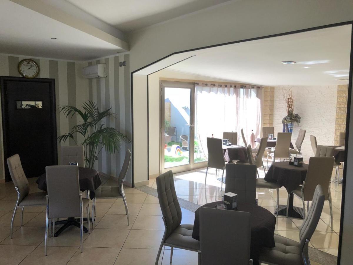 B&B Ramses Uta Luaran gambar