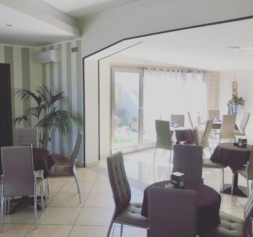 B&B Ramses Uta Luaran gambar